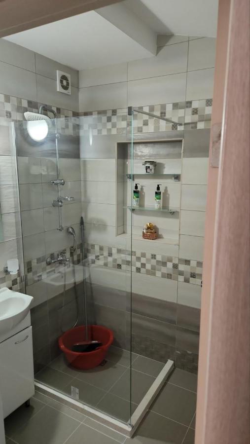 Apartmani Mia Sorajic Petrovac Exterior photo