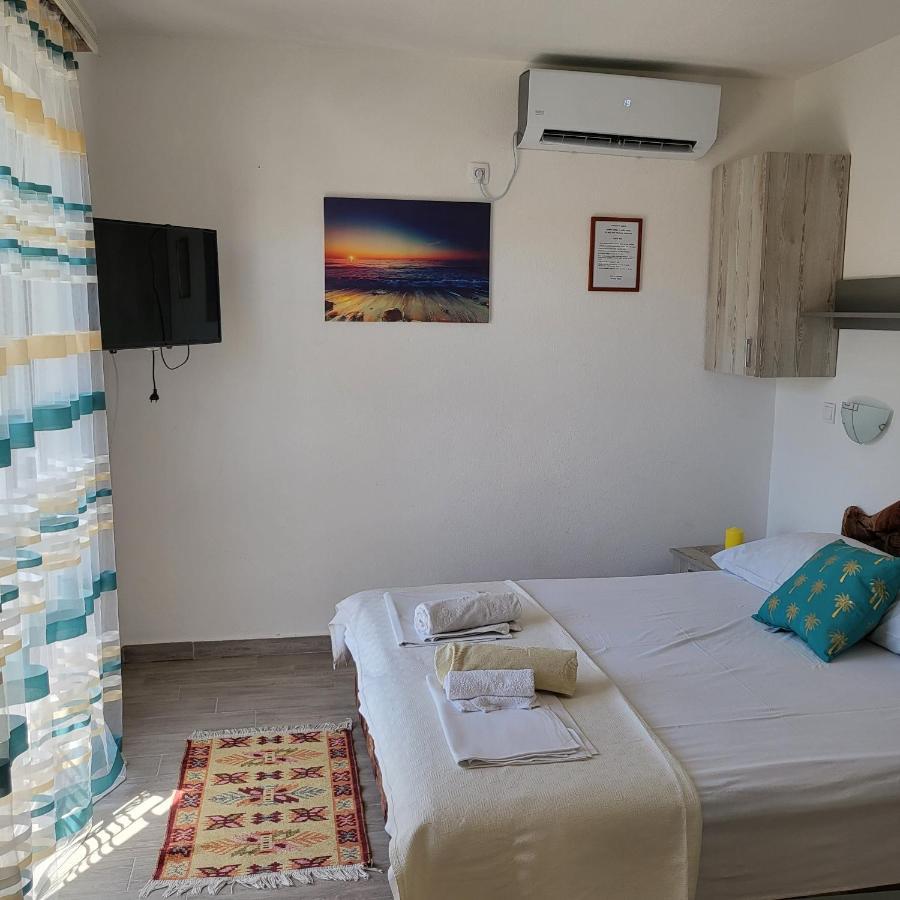Apartmani Mia Sorajic Petrovac Exterior photo