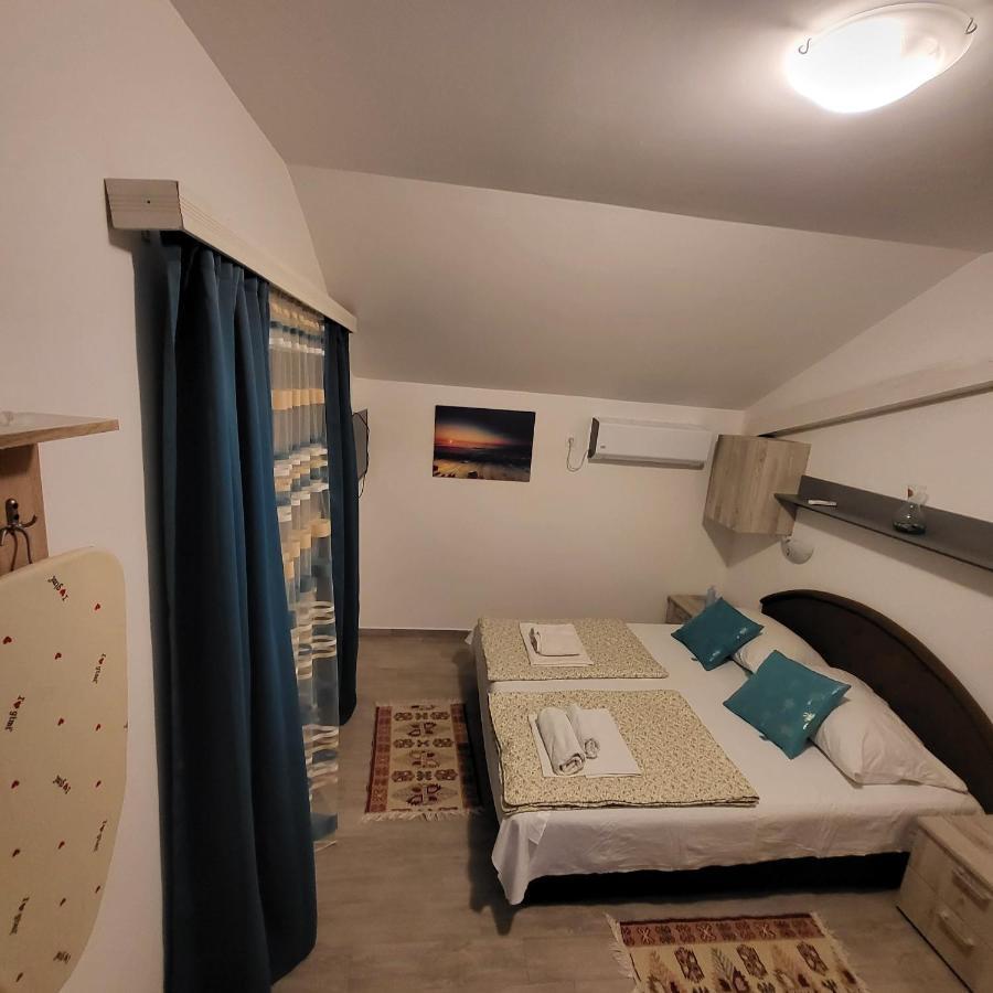 Apartmani Mia Sorajic Petrovac Exterior photo