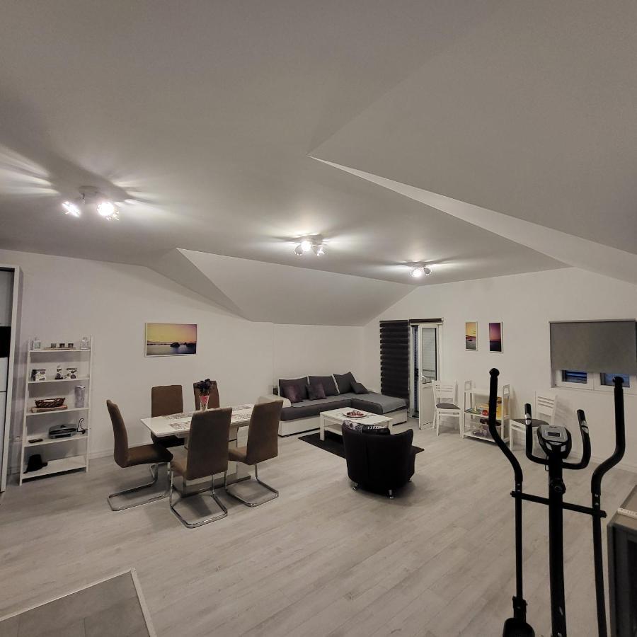 Apartmani Mia Sorajic Petrovac Exterior photo