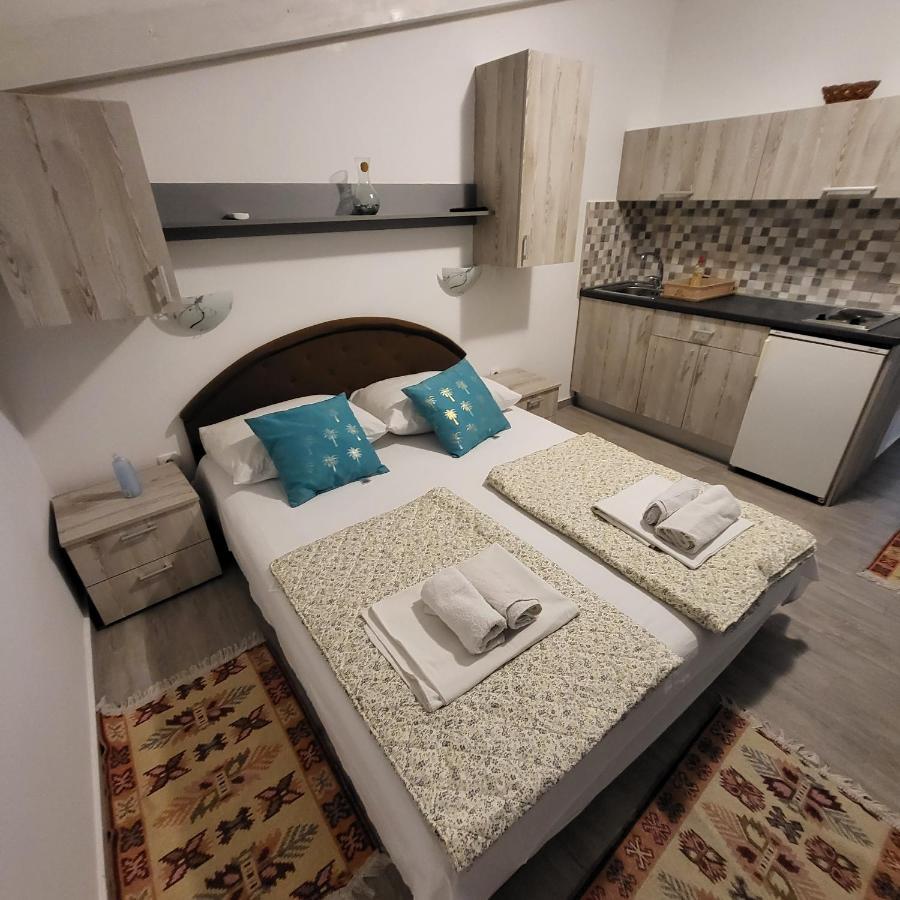 Apartmani Mia Sorajic Petrovac Exterior photo